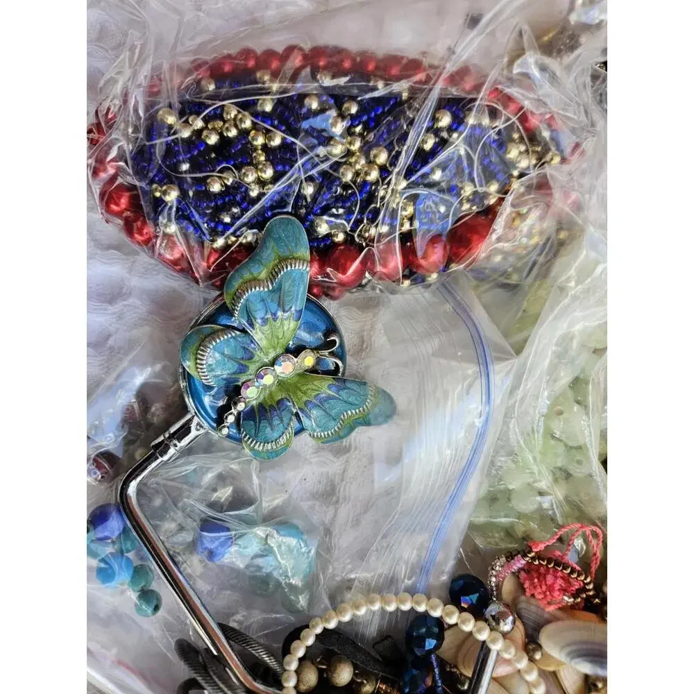 3.5 Lbs. Beads/Charms/Craft Junk Misc. Jewelry Making Lot Non-Wearable Pounds - Picture 3 of 11
